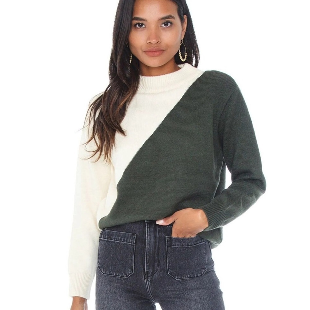 Knot Sisters Image Sweater Black&White NWT